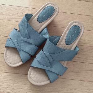 Hush Puppies Woman's Aqua Sandals Sz 6W